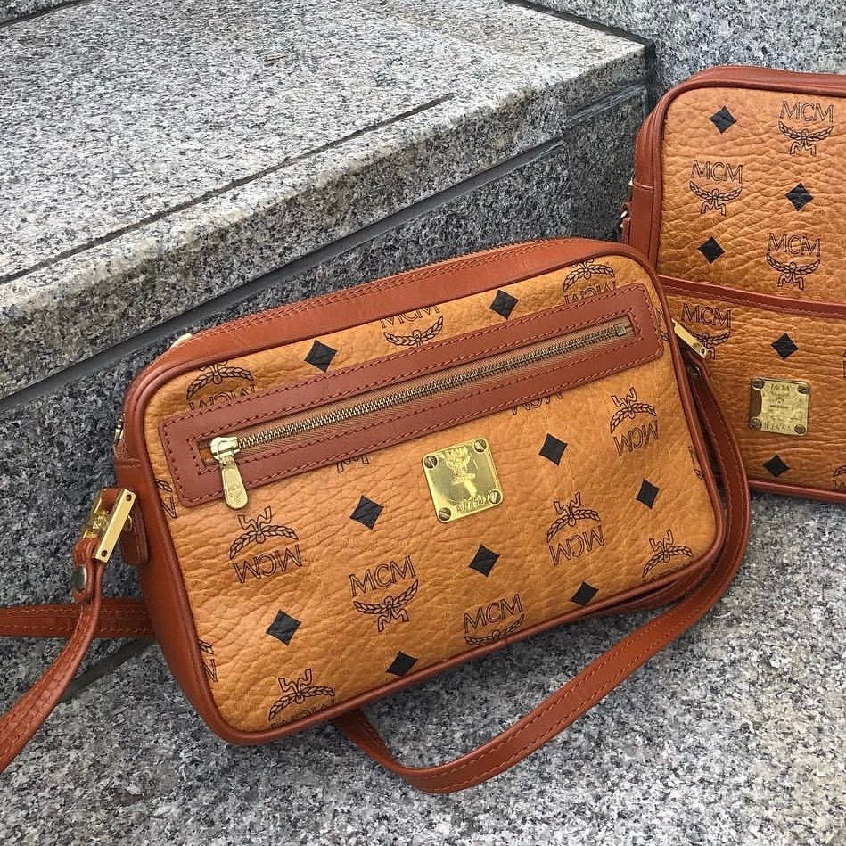 *MCM エムシーエム ショルダーバッグ P3570V