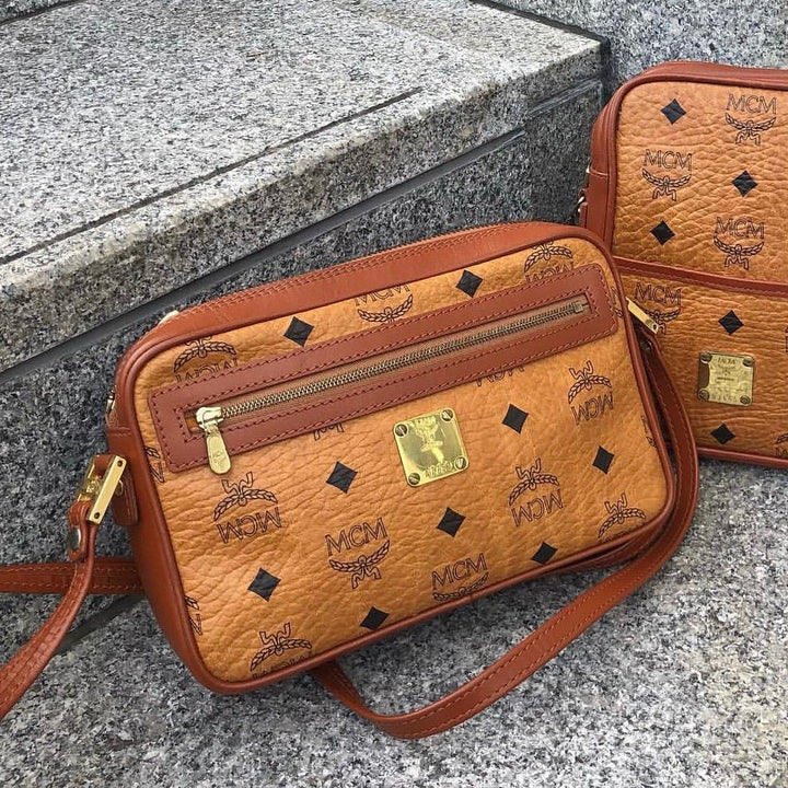 *MCM エムシーエム ショルダーバッグ P3570V