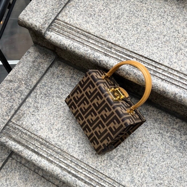 *FENDI 芬迪 Zucca 化妆包