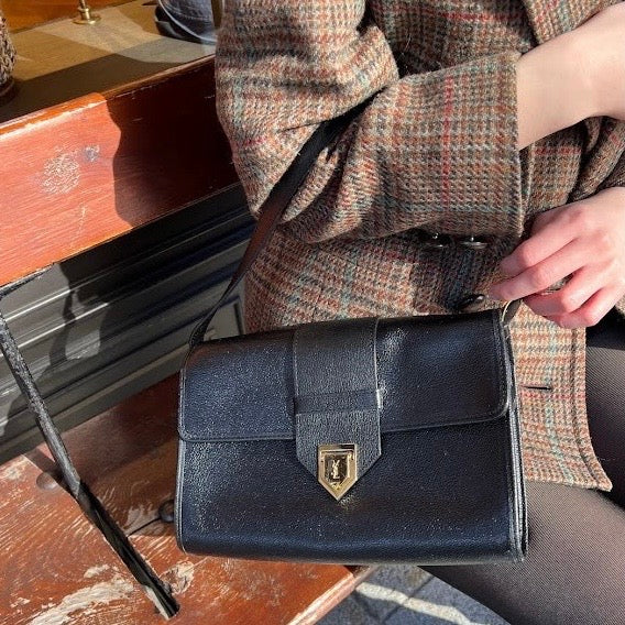 *Yves Saint Laurent イヴ サンローラン ショルダーバッグ YSL