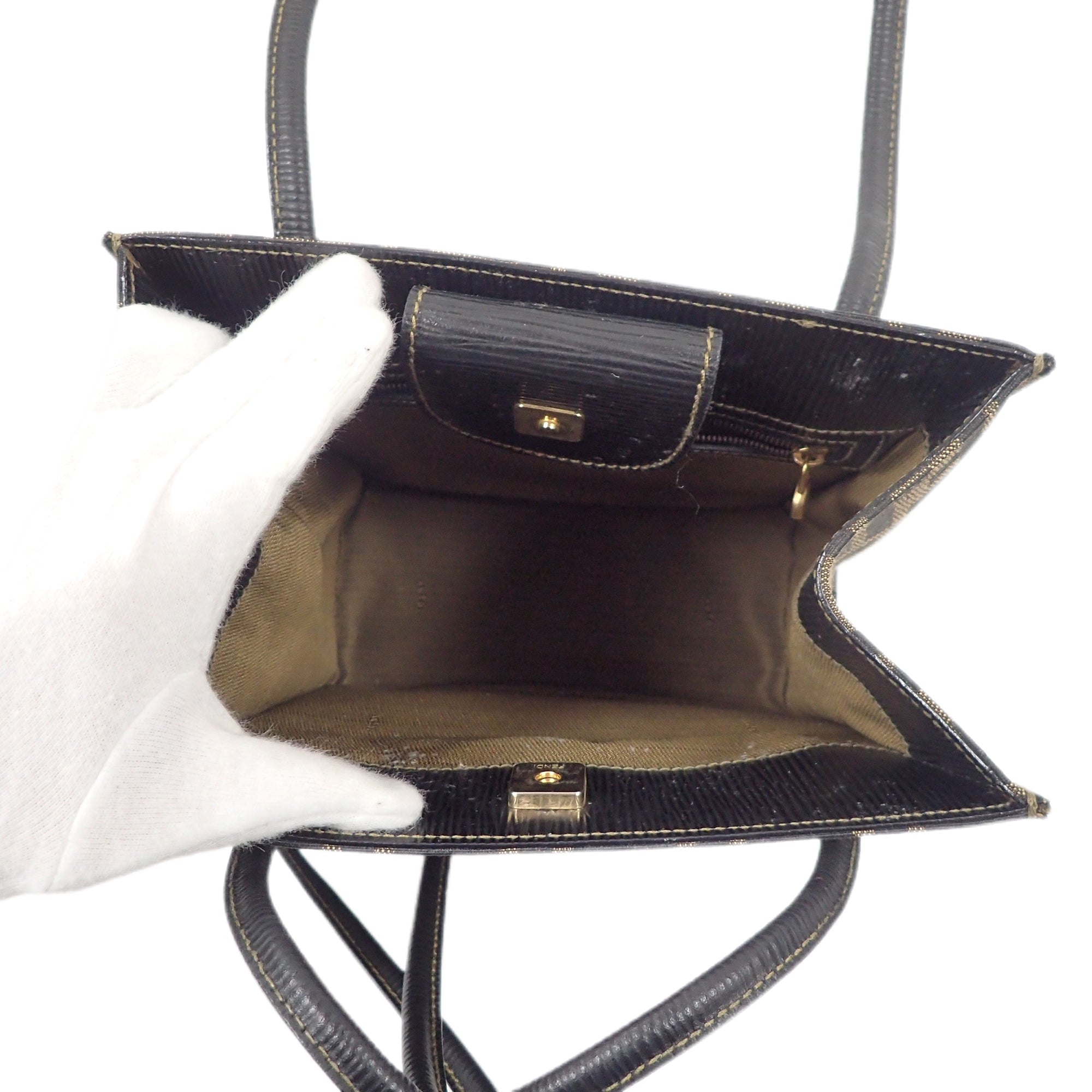 FENDI フェンディ ズッカ柄 モノグラム ショルダーバッグ – VINTAGE