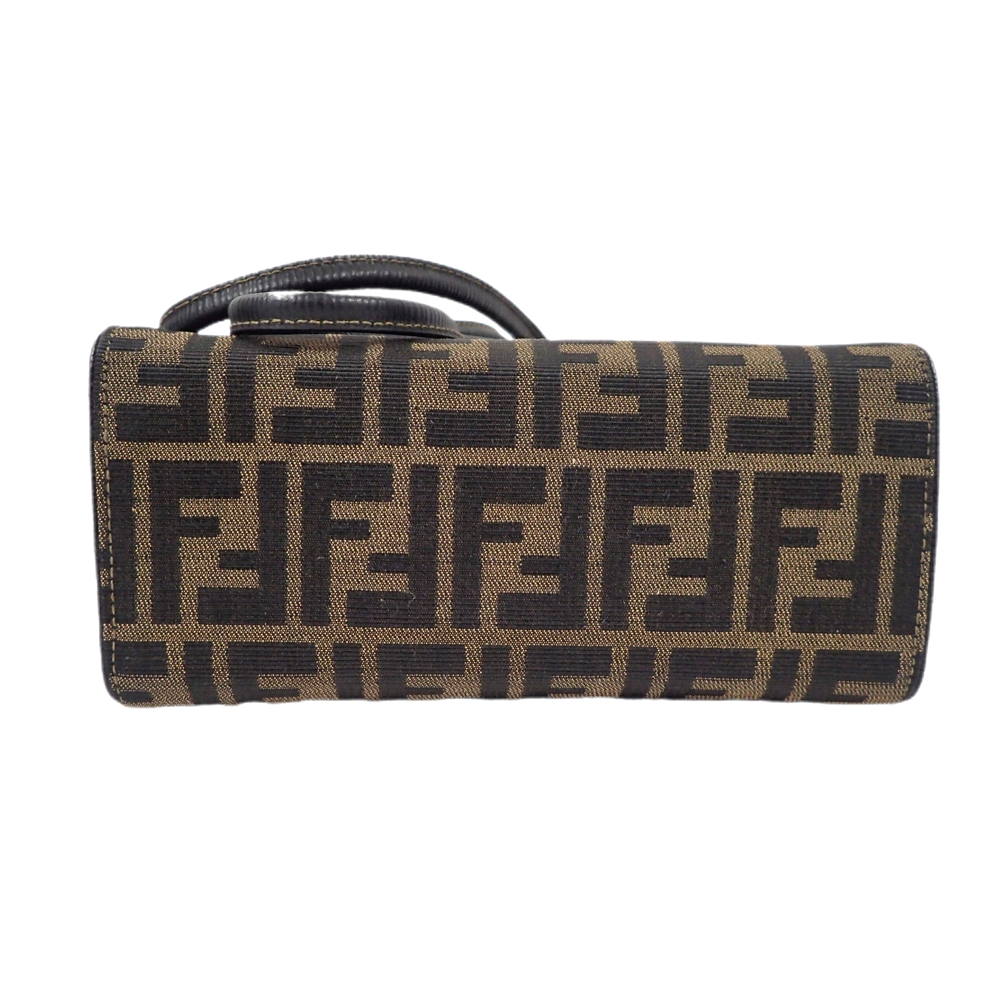 FENDI フェンディ ズッカ柄 モノグラム ショルダーバッグ – VINTAGE