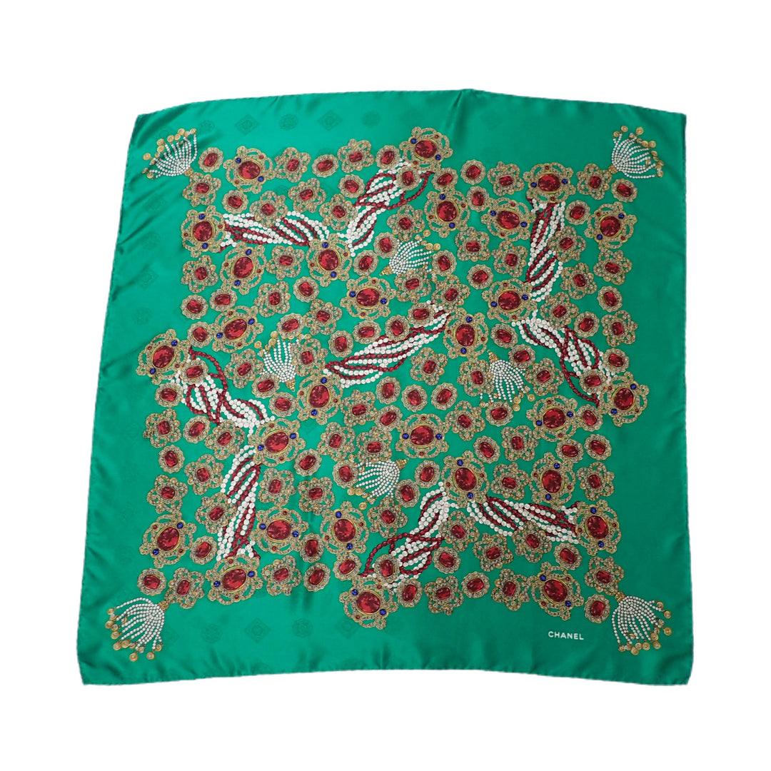 *CHANEL scarf