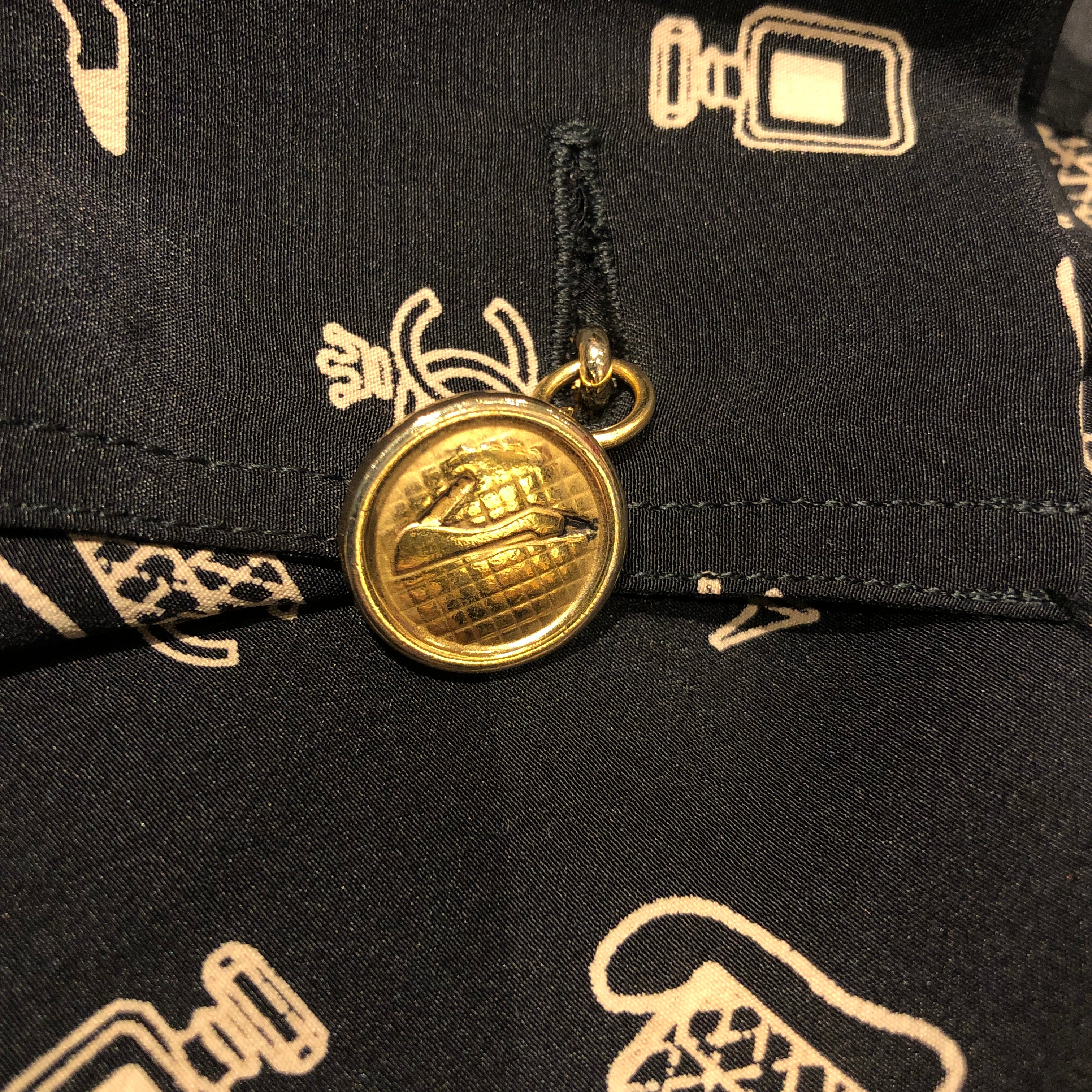 CHANEL シャネル シャツブラウス アイコン柄 P7623V – VINTAGE