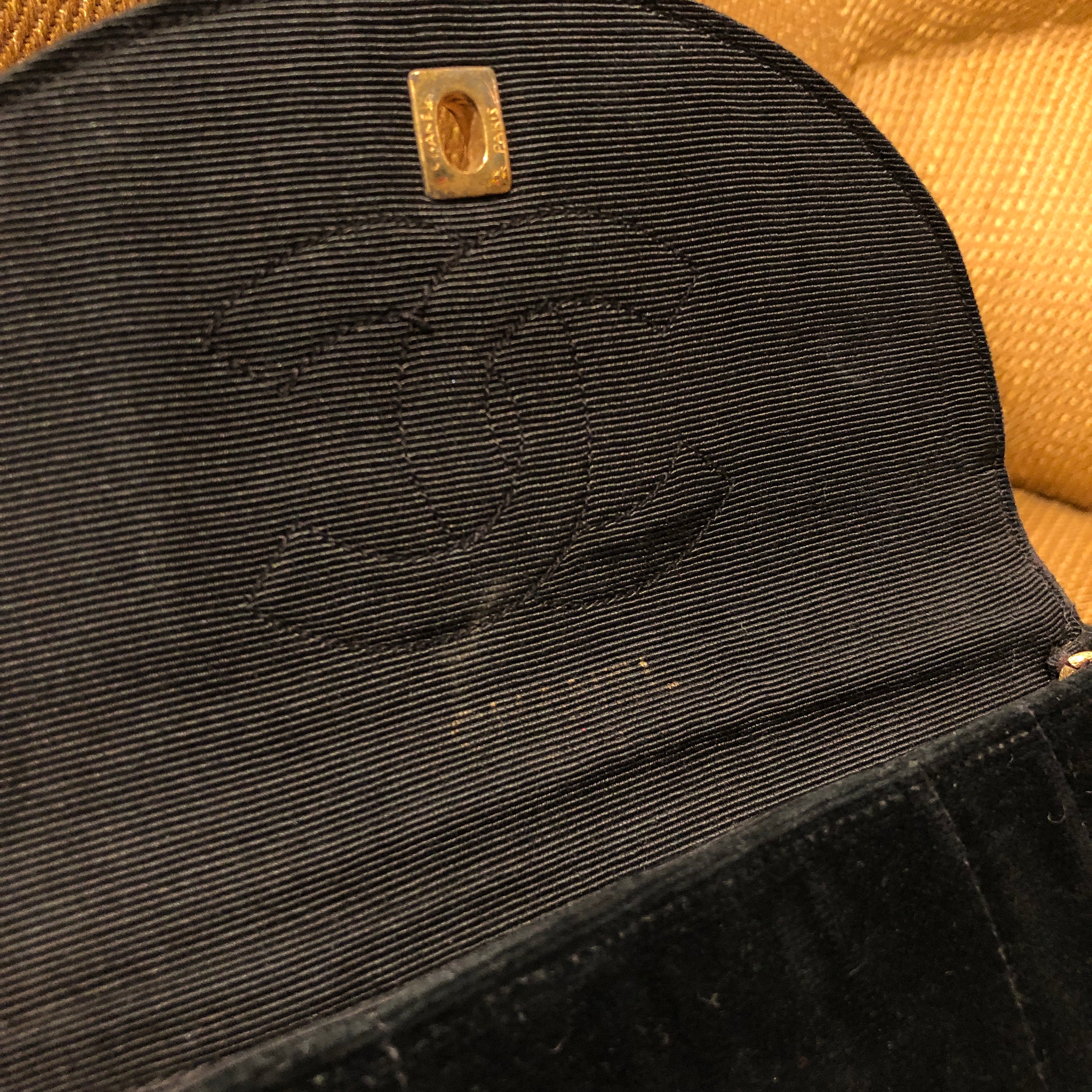CHANEL シャネル タッセル チェーンショルダーバッグ – VINTAGE SELECT