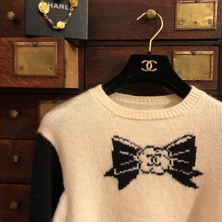 *CHANEL Ribbon Cocomark Camellia Sweater