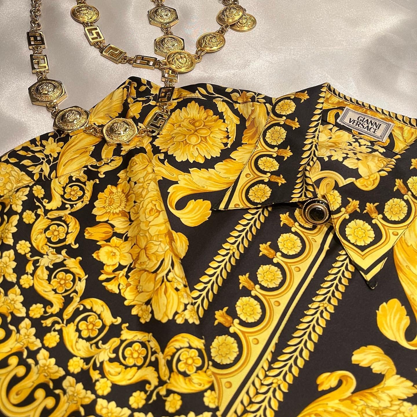 Gianni Versace - ジャンニヴェルサーチ GIANNIVERSACE シャツ ブラウス GIANNIVERSACE ジャンニヴェルサーチ シャツブラウス – VINTAGE SELECT